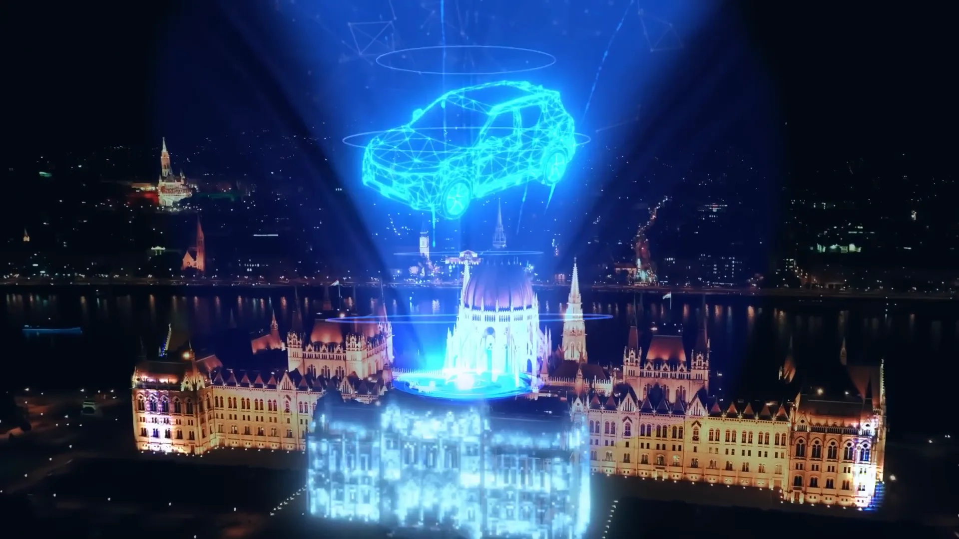Quadro do filme: o BYD Yuan Pro em holograma azul sobre um palácio iluminado, à noite.